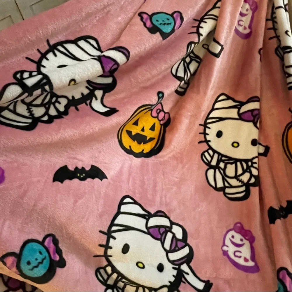 Hello Kitty‎ Pink Halloween Throw Blanket